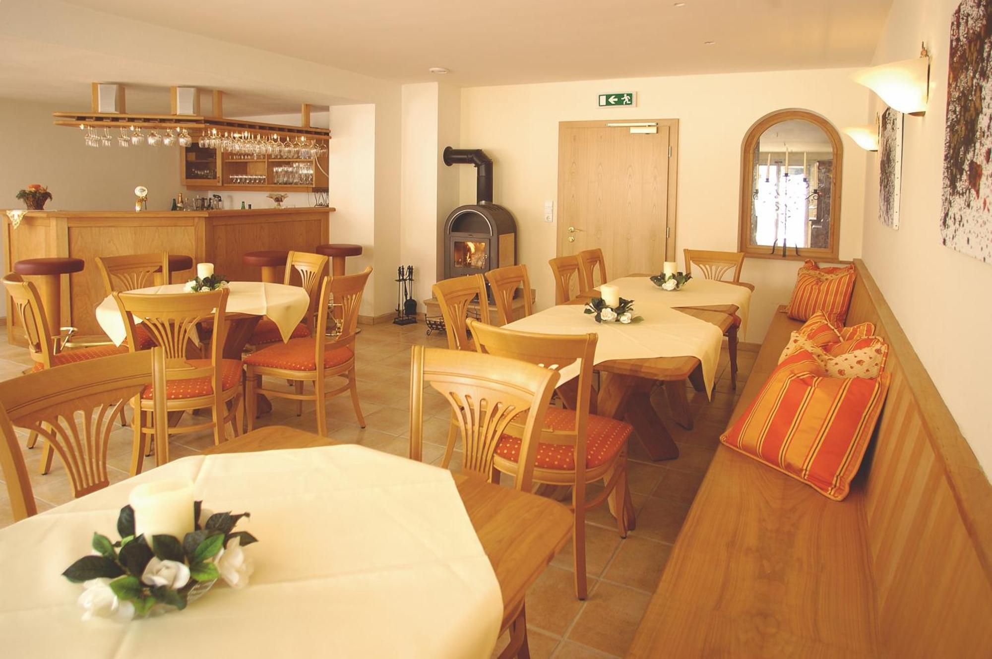 Bed & Breakfast Landhaus Strasser Soll Exterior photo