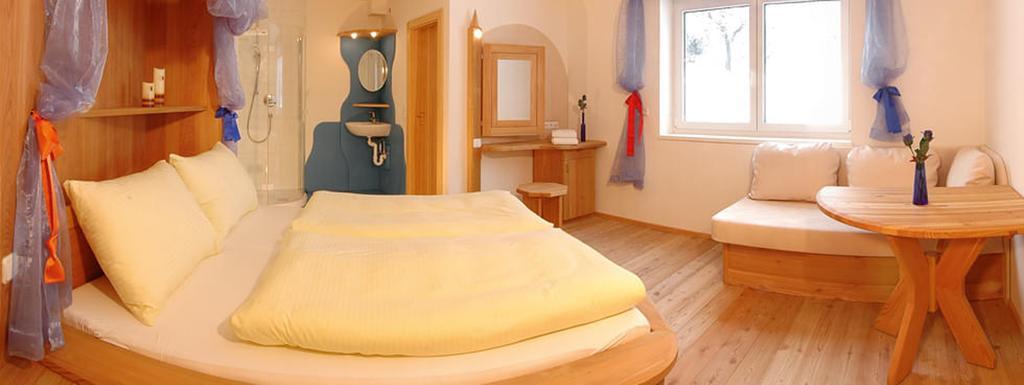 Bed & Breakfast Landhaus Strasser Soll Exterior photo