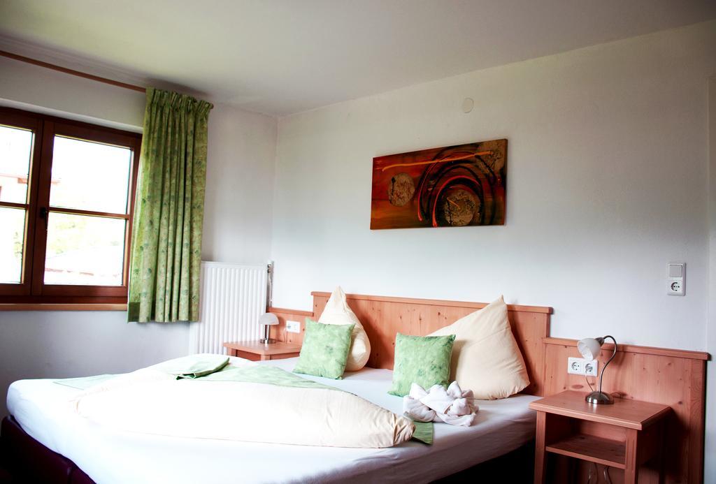 Bed & Breakfast Landhaus Strasser Soll Exterior photo